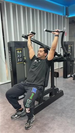 Shoulder Press en máquina