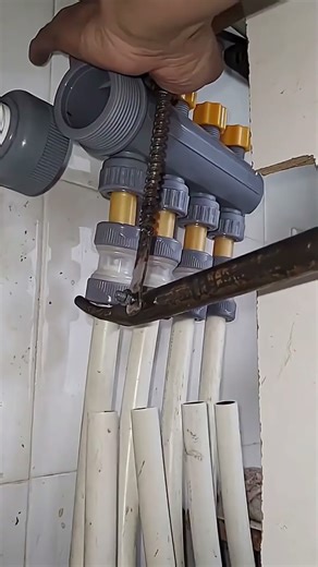 Connecting Underfloor Heating Pipes Properly - Good tools and machinery make work easy