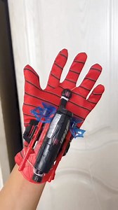  Para todos os pequenos fãs do Homem-Aranha! Luva do Homem-Aranha - lançador de rede️ É um sonho de infância tornado realidade! 朗 Faça o seu filho sentir o seu super poder!  Quantidade limitada! Encomende AQUI https://top.superzebra.pt/spiderglove/t1/v1/lp1?sp=7715i997 | Superzebra | Facebook