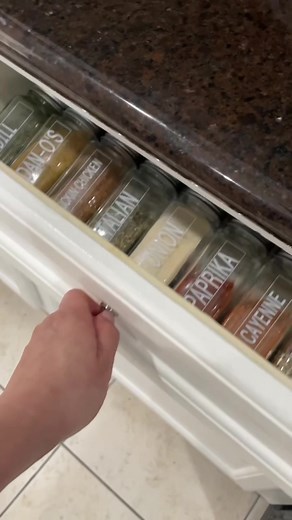One of the advantages of using spice drawers is that you can see everything you have with just a quick glance and the key is to label them. Contact me! I can help you to organize any space in your house. Link in bio! #organizingbyivonne #cookingtips #foodlover #spicedrawerorganizer #drawerorganizer #amazonfinds #organizingtips #storagesolution #getorganized #tidy #houston #springtx #thewoodlandstx @Amazon