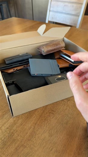 After testing over 50 wallets (yeah, I have a problem), here’s my top 5: 5️⃣ Vulkit — 7.4 ✅ Magnetic closure is satisfying ❌ Just way too bulky for daily carry 4️⃣ Code 118 — 7.9 ✅ Thin has a MagSafe version ❌ Trigger feels a little cheap 3️⃣ Ridge — 8.3 ✅ Built like a tank ❌ Getting to your cards = struggle mode (Still love the cash strap tho) 2️⃣ Ekster — 9.1 ✅ Smooth trigger, looks great ❌ But cards started falling out after a while 1️⃣ Simpl Toggl — 9.6 ✅ Rock solid hold ✅ Still thin, premiu