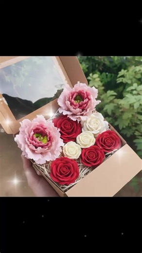 Gumpaste peony Flowers and choclate paste Roses. This order just headed out to Ja-Ela/Kadana! 🚚 ​A huge thank you to Shashi Sellappa for placing this order and trusting me. Grateful for the support ❤️