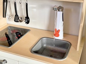 Look ma! A working sink on my DUKTIG play kitchen