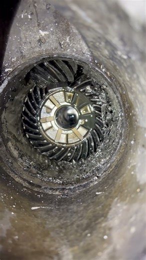 Lower unit destruction #yamaha #fishing #mechanic #outboard #diagnosis #lowerunit #inspection