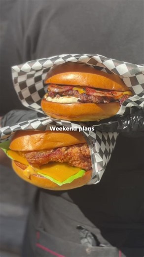 Your best weekend plan:) . . . best burgers Barcelona. Halal food Barcelona. Halal burgers Barcelona. Where to eat Barcelona. Best dinner spots Barcelona. Best food spots Barcelona. Best halal food Barcelona. #halalbarcelona #burgerbcn #barcelonafoodies