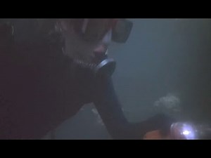 The frogwoman, her frogman and the underwater explosion - part 1