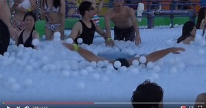 Japanese YouTubers crash Night Pool event by actually swimming 【Video】