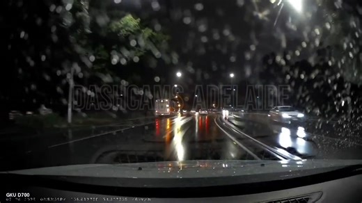 23K views · 130 reactions | Adelaide Metro bus runs red light! City Ring Route / Bundeys Rd, Gilberton | Dashcams Adelaide | Facebook