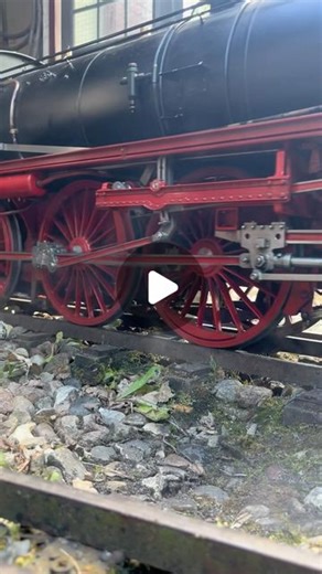 Modern Scale Division © on Instagram: "A Masterpiece🔥 ——————————————————————————— #modeltrains #locomotive #livesteam #5gaugetrains #usa #5zolleisenbahn #dampflok #backyard #messefriedeichshafen #loco #rednechshit #viral #5gauge #5zollgartenbahn #modelleisenbahn #ModernScaleDivision #DB #dampflok #steamengine #train #army #dirty #modellbau #Trainspotting #HO #OSLIVESTEAM #Eisenbahn #motorcycle #bike #unionpacific #steampunk @steampower.ac"