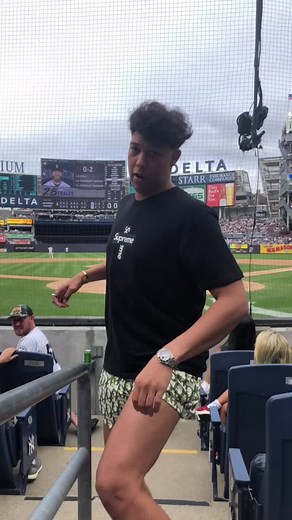 Hi @yankees | Jackson Mahomes