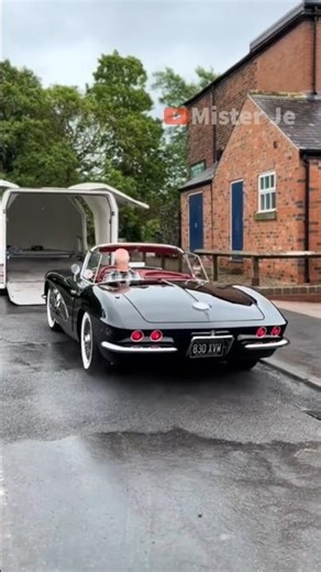 Chevrolet Corvette C1 Black – Ready to Roll!