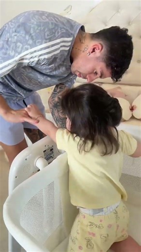 I am absolutely blown away by this high-tech crib 😱😱😱 #motherhood #vlog #viral