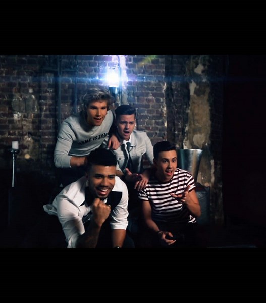Das erste Musikvideo von Feuerherz! 😍😍😍 Heute ist es genau 10 Jahre her, dass „Verdammt guter Tag“ erschienen ist! Welche Erinnerungen habt ihr mit dem Song? ♥️#feuerherz #verdammtgutertag