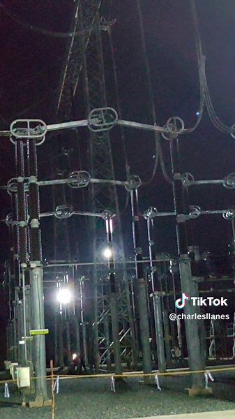 500,000 Volts - Disconnect Switch (Closing Operation - Energized) #el...