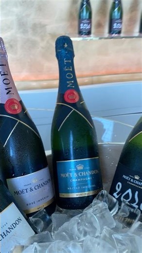 Tasting Demi-Sec Champagne - Moet & Chandon Nectar Imperial NV - in the Emirates Lounge in Dubai