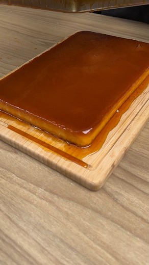 Comment faire un pudding de boulangerie à la maison. Un pudding géant, simple et économique. | Super Recettes