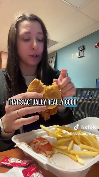 Hospital Lunch Review: A Taste of Meals for Residents