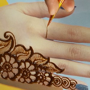 975K views · 37K reactions | simple back hand mehndi design - it's very easy hope you like it. | Mehndi Planet | Facebook
