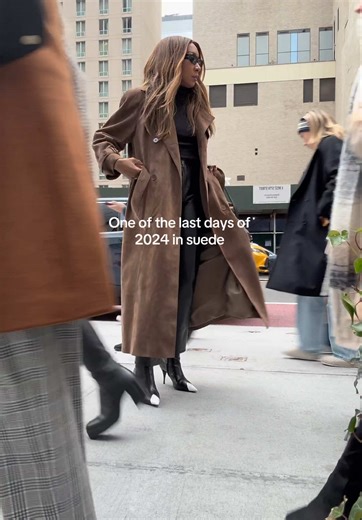 Stylish Suede Coat Outfit Inspirations for Winter