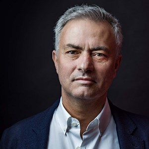 “𝗜 𝗮𝗺 𝗮 𝘀𝗽𝗲𝗰𝗶𝗮𝗹 𝗼𝗻𝗲” On this day in 2004, José Mourinho was appointed Chelsea manager for the first time. He went on to have two spells at the club and won eight trophies, including three Premier League titles... 🇵🇹🔵 | Coaches' Voice