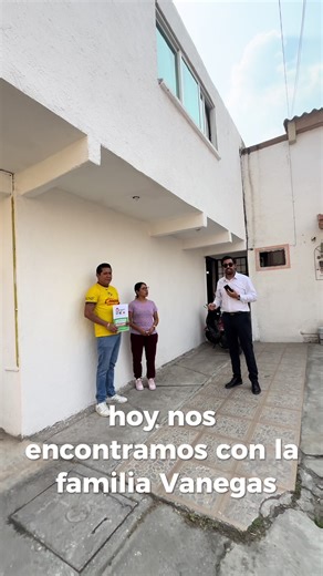 Así como ellos, tú también puedes cumplir el sueño de tener tu propia casa. 🏡✨ Si tienes crédito Infonavit, nosotros te ayudamos a encontrar tu hogar ideal y te acompañamos en todo el proceso hasta la firma de escrituras. No dejes que te ganen la casa de tus sueños. ¡Mándanos mensaje y empieza hoy mismo! #fyp #foryoupage #bienesraices #infonavit #ixtapaluca