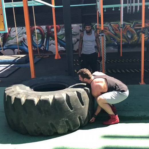 975# flip one ☝🏾 arm 🦾🙌🏼☑️🤙🏽 #motivation #flip #strength #records