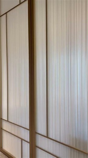 RIBBED GLASS PARTITION #interiordesign #artglass #bespokeglass
