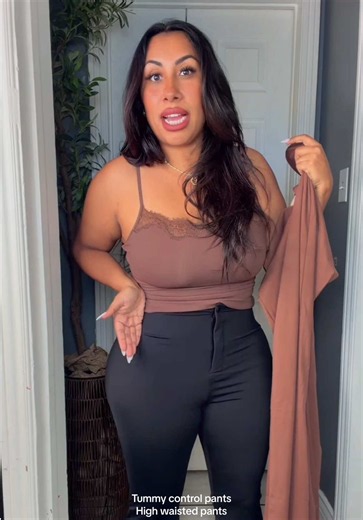 Tummy control pants! Shapewear pants! Booty lifting pants! Apron belly! Plus-size! High waisted #tummycontrol #shapewear #pants #mom #apronbelly