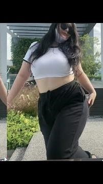 TIKTOK TANTE SEMOK MONTOK GOYANG HOT BIKIN NGILER