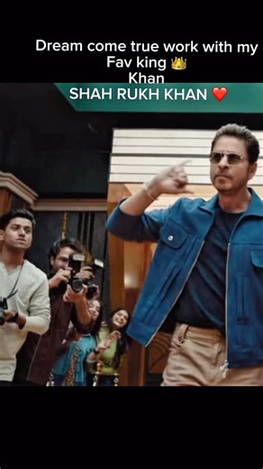 Sapne sach hote hain, bas unka peecha mat chhodna. Mumbai: The City of Dreams! ✨🎬"