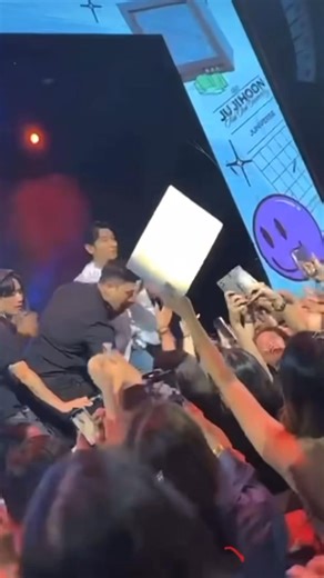 20K views · 1.2K reactions |  Just like in other fan meeting stops,...