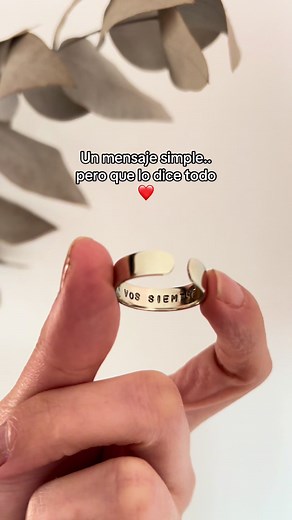 Cuando a veces no te salen las palabras, un anillo lo dice todo ✨❤️ #joyeria #joyeriapersonalizada #anillospersonalizados #anillos #anillosdecompromiso