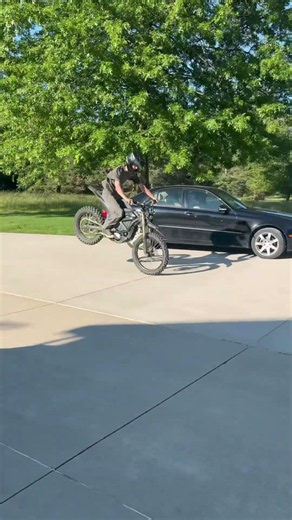 50mph Stoppie on surron ultra bee