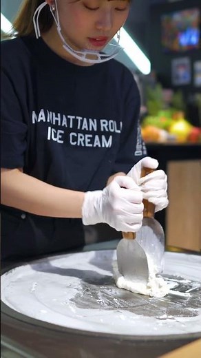 Over 4.39 million views! A goddess descended on a rolled ice cream store!