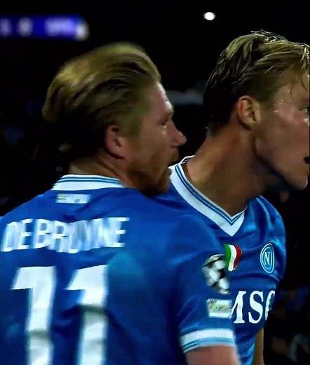 KDB x Højlund in Napoli colors just hits different 🤯❤️‍🩹