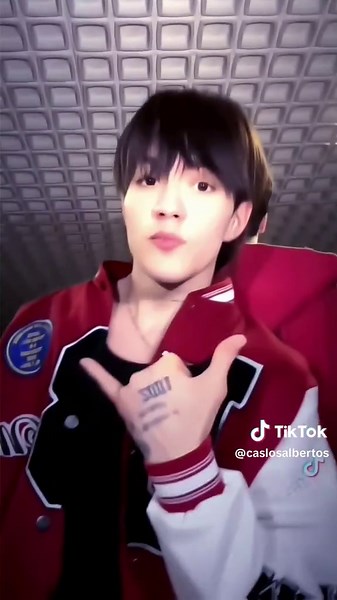 Carlos y Katteyes: Risas en Vivo