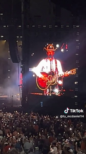 One of the best nights of my life! Still get chills watching these videos! #turnpiketroubadours #boysfromoklahoma #reddirt @Turnpike Troubadours