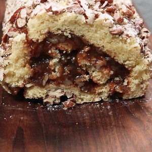 146K views · 64 reactions | Change things up this Thanksgiving with a Pecan Pie Cake Roll. It's a delicious twist on the classic pecan pie. AD RECIPE: https://www.homemadeinterest.com/pecan-pie-cake-roll-2/ | Home Made Interest | Facebook