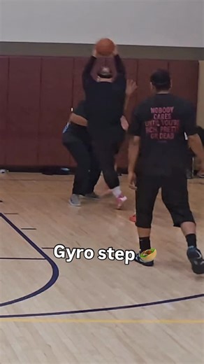 Jeffrey Johnson on Instagram: "Gyro Step 🥙🦶🏼had to get skinny to split them 😂😭 #eurostep #layup #basketball #explorer #fathooper"