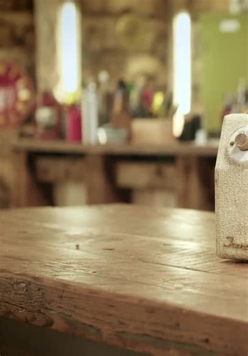 The Repair Shop S04:E01 - Skeleton Clock, Giant Teddy Bear and Transistor Radio