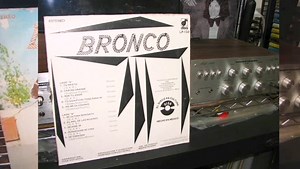 La discografía de Bronco en su primer etapa. Parte 1 de 2. Parte 2: https://www.facebook.com/share/v/PK2ZnCtVDVermLQC/?mibextid=oFDknk | Aurelio Esparza El Quinto Bronco