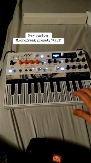 New Microfreak preset, "Wav1"