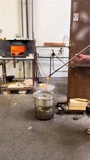 Happy Friday! #slowburnglass #glassblowing #glassblowersoftiktok #glasstok #glass #explode #pop #hotshop #hotglass