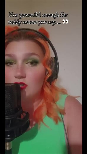 That’s how you do it!!! Just look how professional our girl looks now with her new mic . Such an amazing singer @Carly ✨🎙️🐢 ! Everyone check her out from evanescence to musical theatre Carly has you covered!! #singer #musicaltheatre #musicaltheatrekid #belting #songs #sing #disney