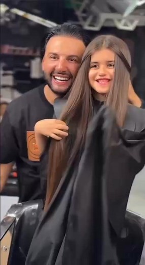 You won’t believe what this Rapunzel-hair girl asked for… 😳✨ One request, and the hairdresser froze! But the transformation that followed? Absolutely unbelievable. 🤯 You HAVE to see the final look — full video in the comments! 👇👇👇 | Signature Haircut