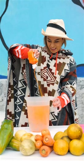 3.9K views · 22 reactions | Mujer emprendedora vende jugo con pintura, sin saber lo que le pasaría parte 1 | Cine Escolhidos a Dedo | Facebook