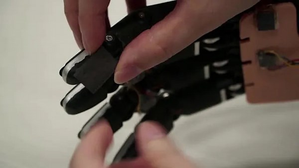 Smart foam allows robotic hand to self-heal