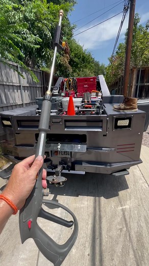 Possum Belly Box #possumbelly @CM_TruckandTrailerSales #flatbed #worktruck #protect #tools #contractor #custom #jobsite #trustintherescue