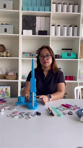 4.4K views · 41 reactions | Sinong nagsabing button pin lang ang pwede magawa sa badge maker??  ito examples ang dami diba???Gusto mo bang matutunan kung papano gawin ang lahat ng yan? Avail of our set until March 31 and join our live online tutorial on April 5! 拾Ano pang hinihintay mo, Pm na bago ka maubusan!  #Craftycribph #thecraftycrib #mompreneurph #smallbusinessbigdreams #smallbusinesssupportingsmallbusiness #smallbiz #smallbusinessph | The Crafty Crib | Facebook