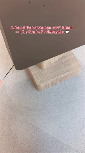 Save this if you’re looking for a best friend gift.#friendshipbracelet #bracelet #giftideas #friends #jewelry